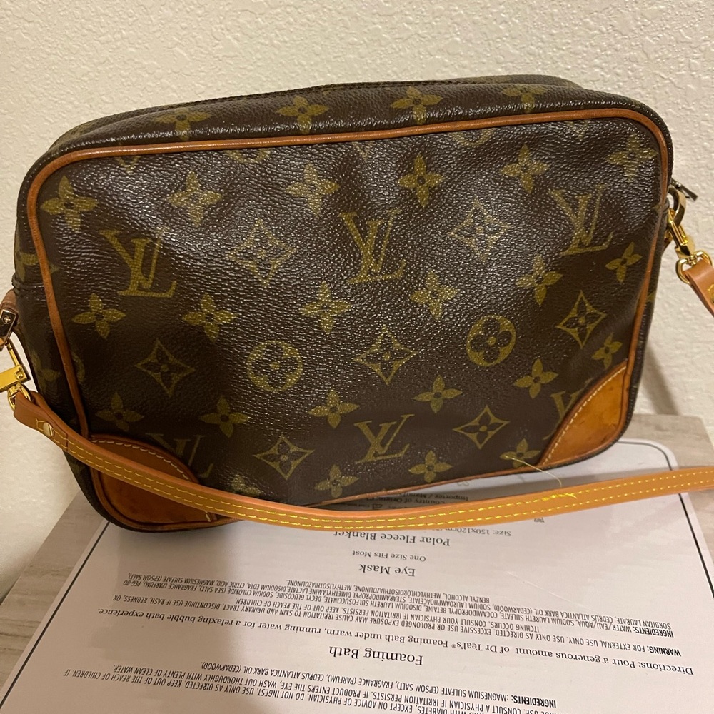SOLD Louis Vuitton monogram Crossbody handbag